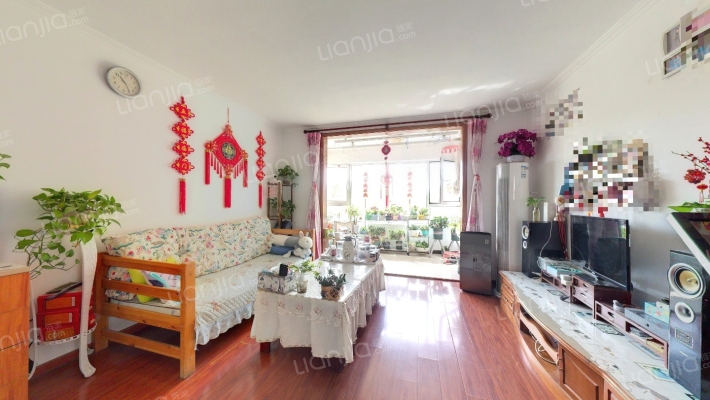 恒盛小镇艺墅二手房实景图