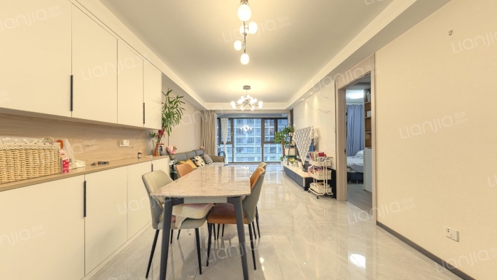 九龙仓逅湾花园二手房实景图