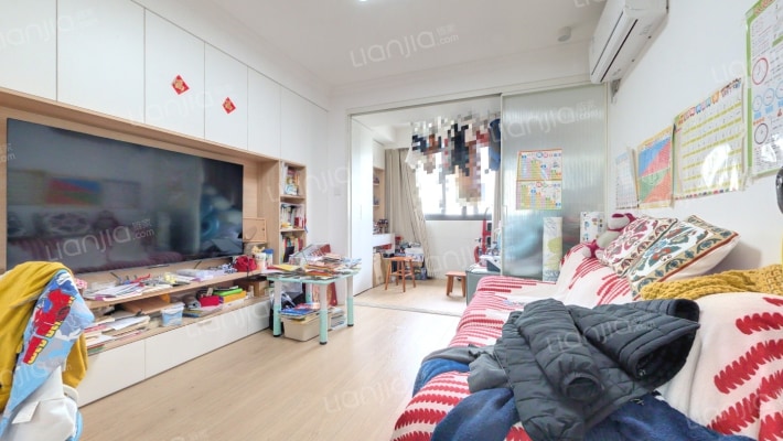 德华路226弄二手房实景图