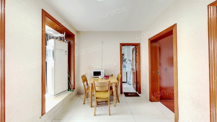 鸿泰苑五区二手房实景图