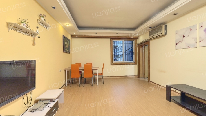 洪逸新村二手房实景图