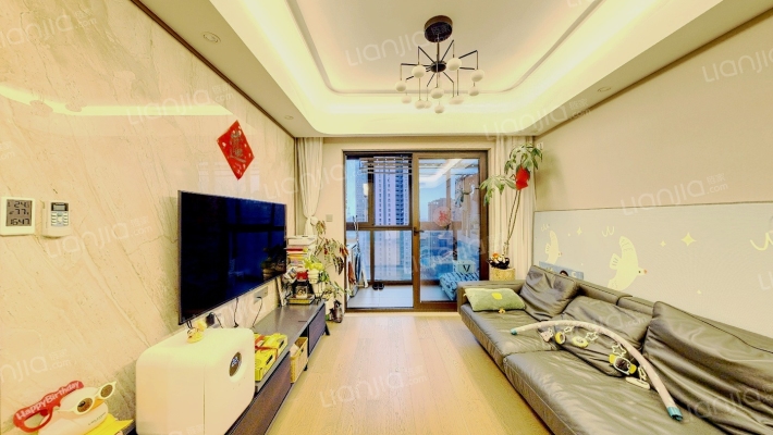 万科翡翠公园六期二手房实景图