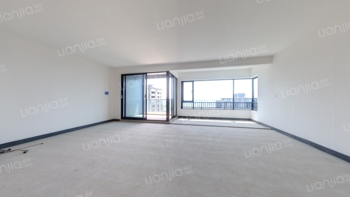 昱湖壹号萃峯二手房实景图