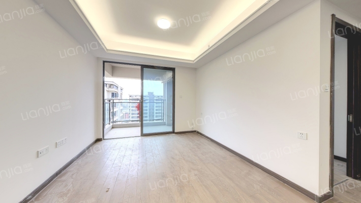 万科四季花城三期二手房实景图