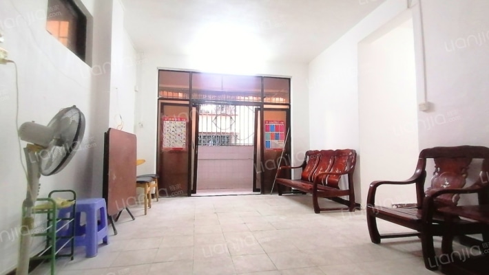 湖畔山庄二手房实景图