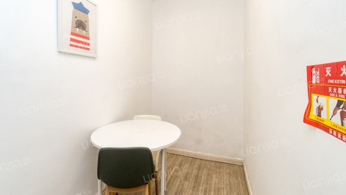 香山新村东南街坊二手房实景图