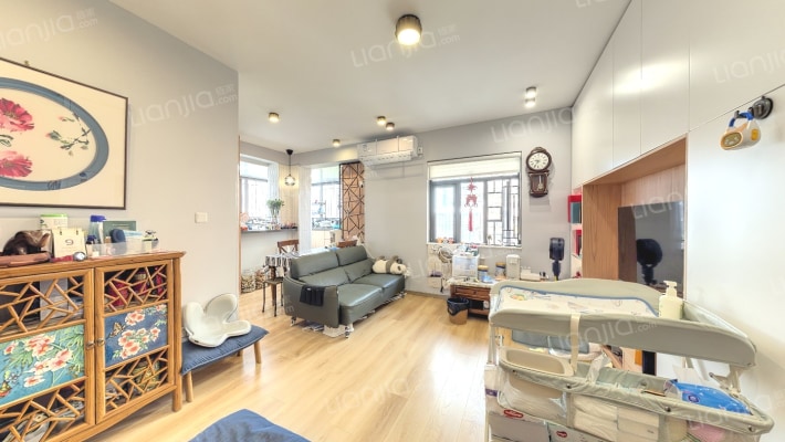 市政大院二手房实景图