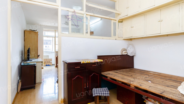 晋元里二手房实景图