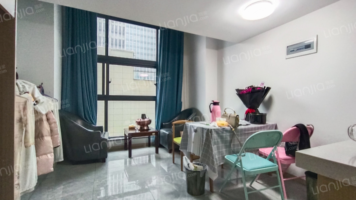 梧高名座二手房实景图