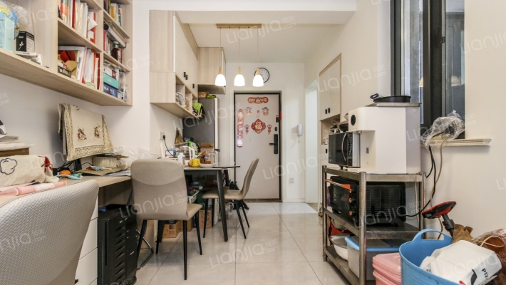 虹储小区二手房实景图