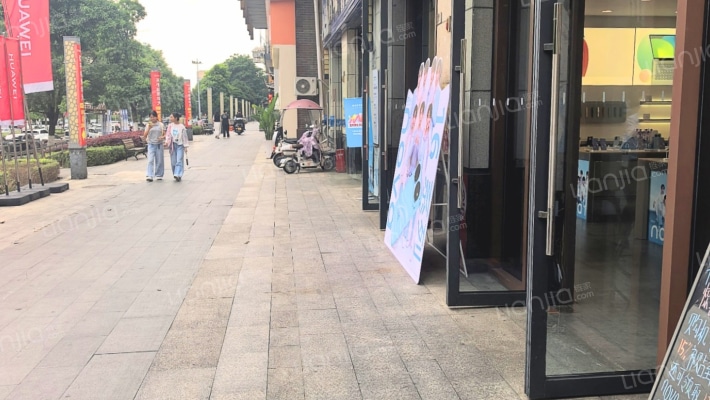 黔贵里商业步行街二手房实景图
