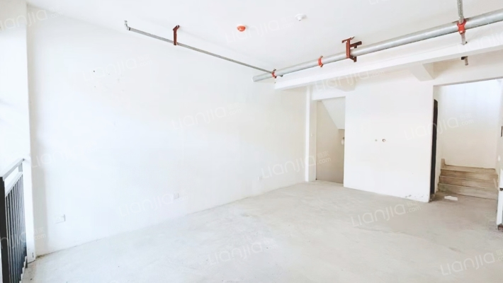 万贯国际贸易大平台二手房实景图