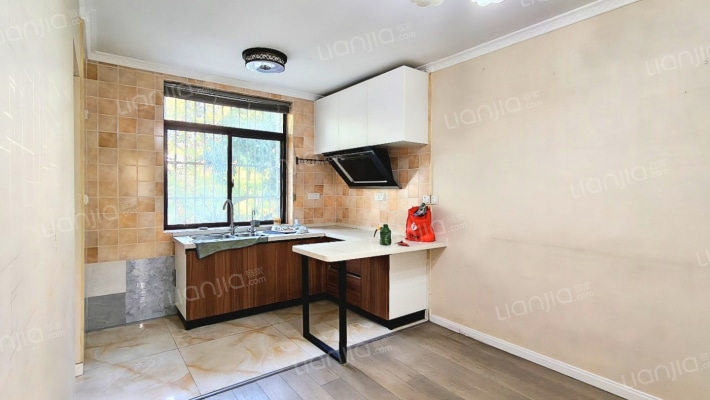 公路工程技工学校家属区二手房实景图