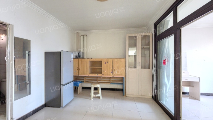 邮局宿舍二手房实景图