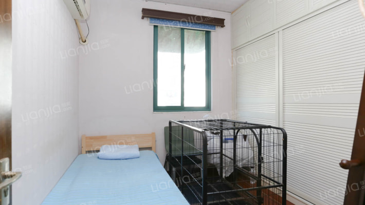 龙江路130弄二手房实景图