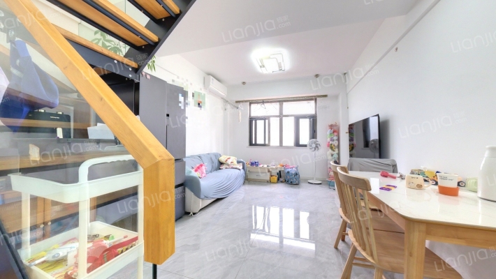 路劲主场双层纪二手房实景图