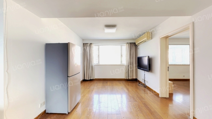 金龙公寓(长宁)二手房实景图