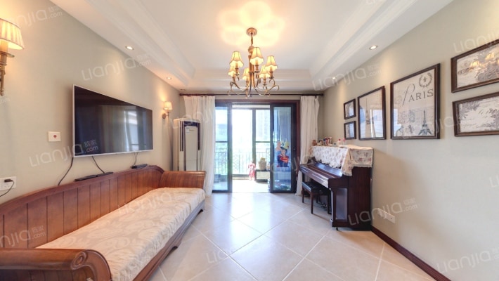 日月光水岸新郡二手房实景图