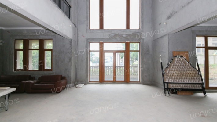 钱湖比华利南区二手房实景图