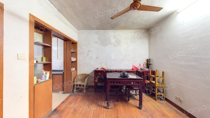 红旗花园B区二手房实景图