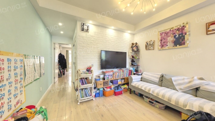 殷行路430弄二手房实景图