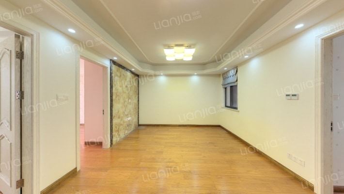 隆顺家园二手房实景图