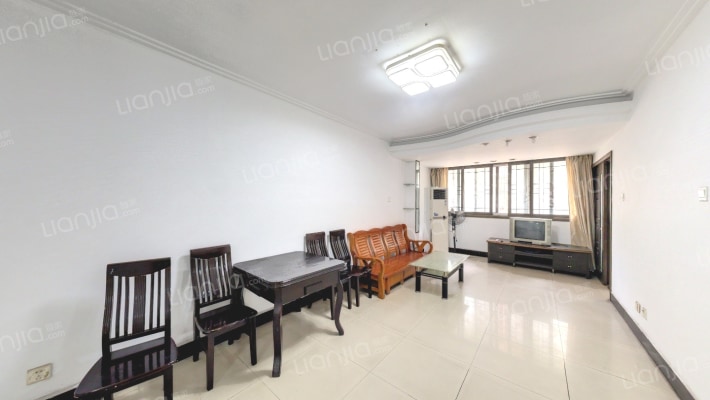 塔松小区二手房实景图