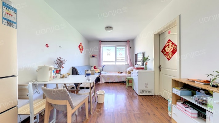 顶秀金颐家园二手房实景图