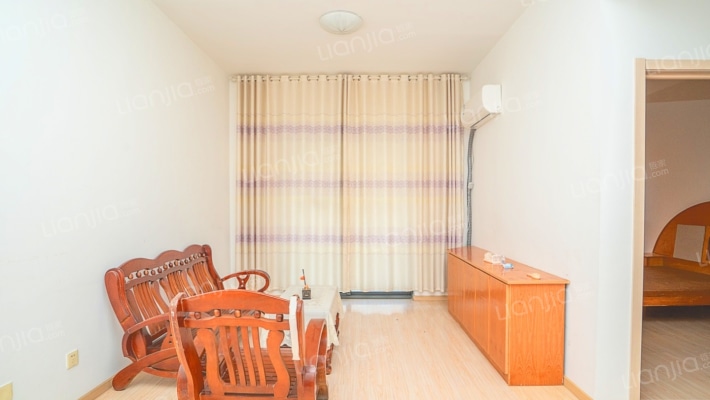 世茂名品街区二手房实景图