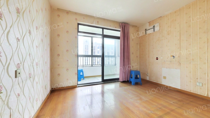 崧泽华城青湖苑二手房实景图