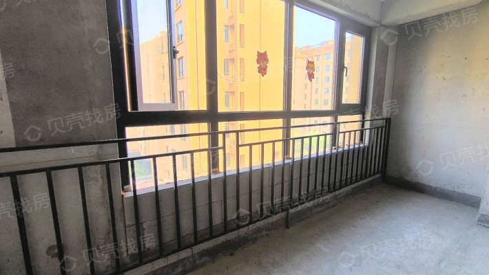 郡望府 户型方正 毛坯房给您更多的自由装修空间-阳台
