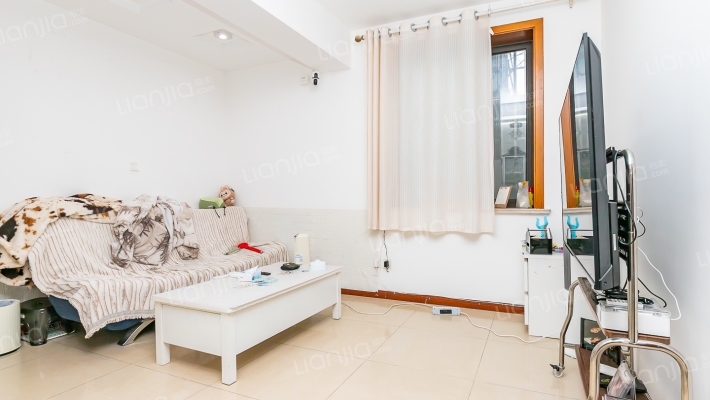 纪念二小区二手房实景图