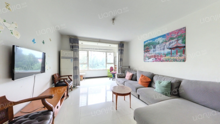 恒盛小镇艺墅二手房实景图