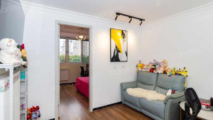 康平路67号二手房实景图