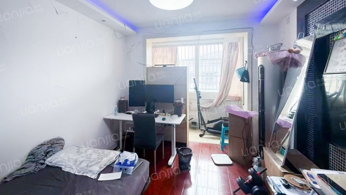 闸北场中公寓二手房实景图