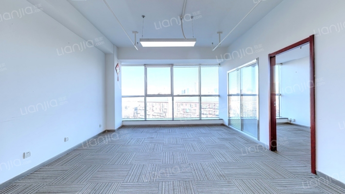 琨莎中心二手房实景图