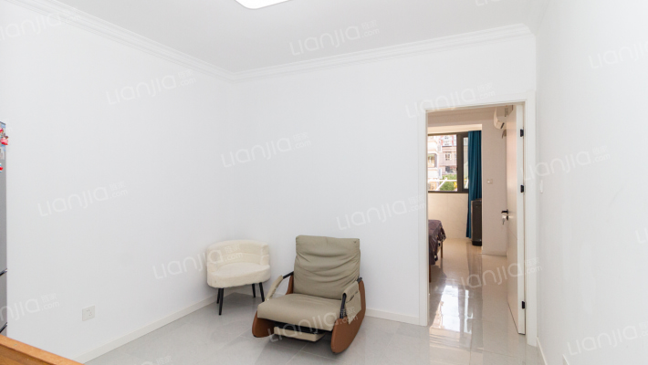 江苏路499弄二手房实景图