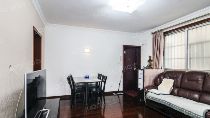 新平公寓二手房实景图