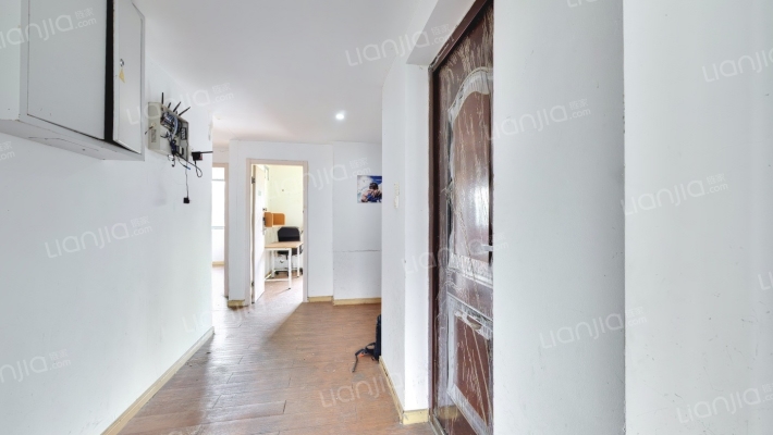 佘北家园茸绣苑二手房实景图