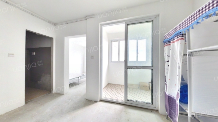 佘北家园咏泽苑二手房实景图