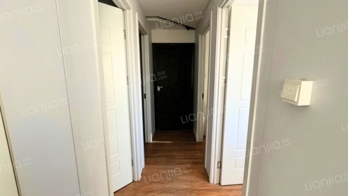 律师大厦二手房实景图