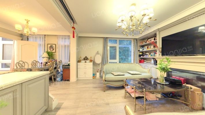 月亮城堡二手房实景图