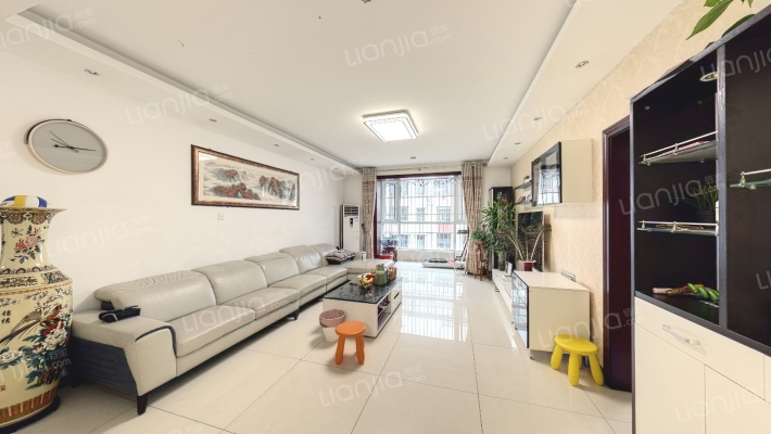 小镇西西里聚贤里二手房实景图