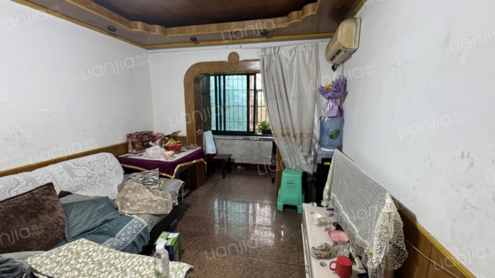 见龙洞路180号二手房实景图