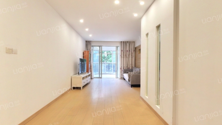 天山河畔花园二手房实景图