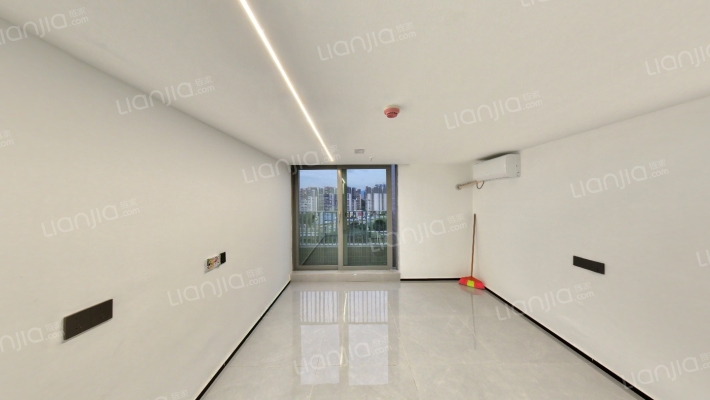 保利天汇二手房实景图