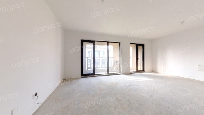 中航绿城理想城玫瑰园二手房实景图