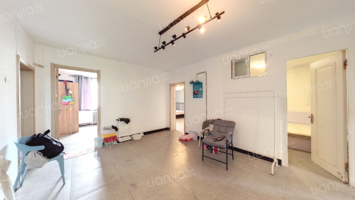 杨庄15号院二手房实景图