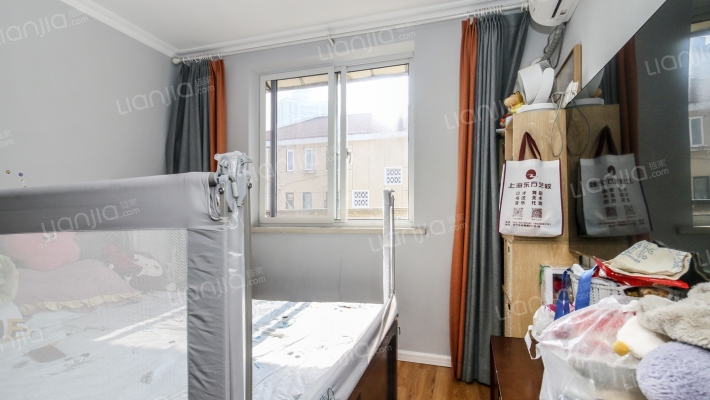 虹一小区二手房实景图