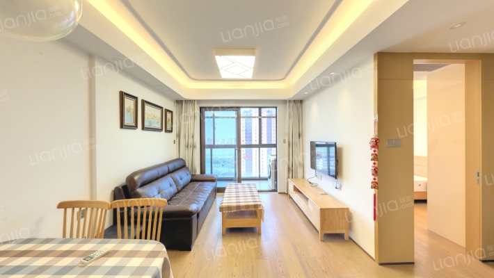万科翡翠公园六期二手房实景图
